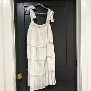 Victoria Dunn size small